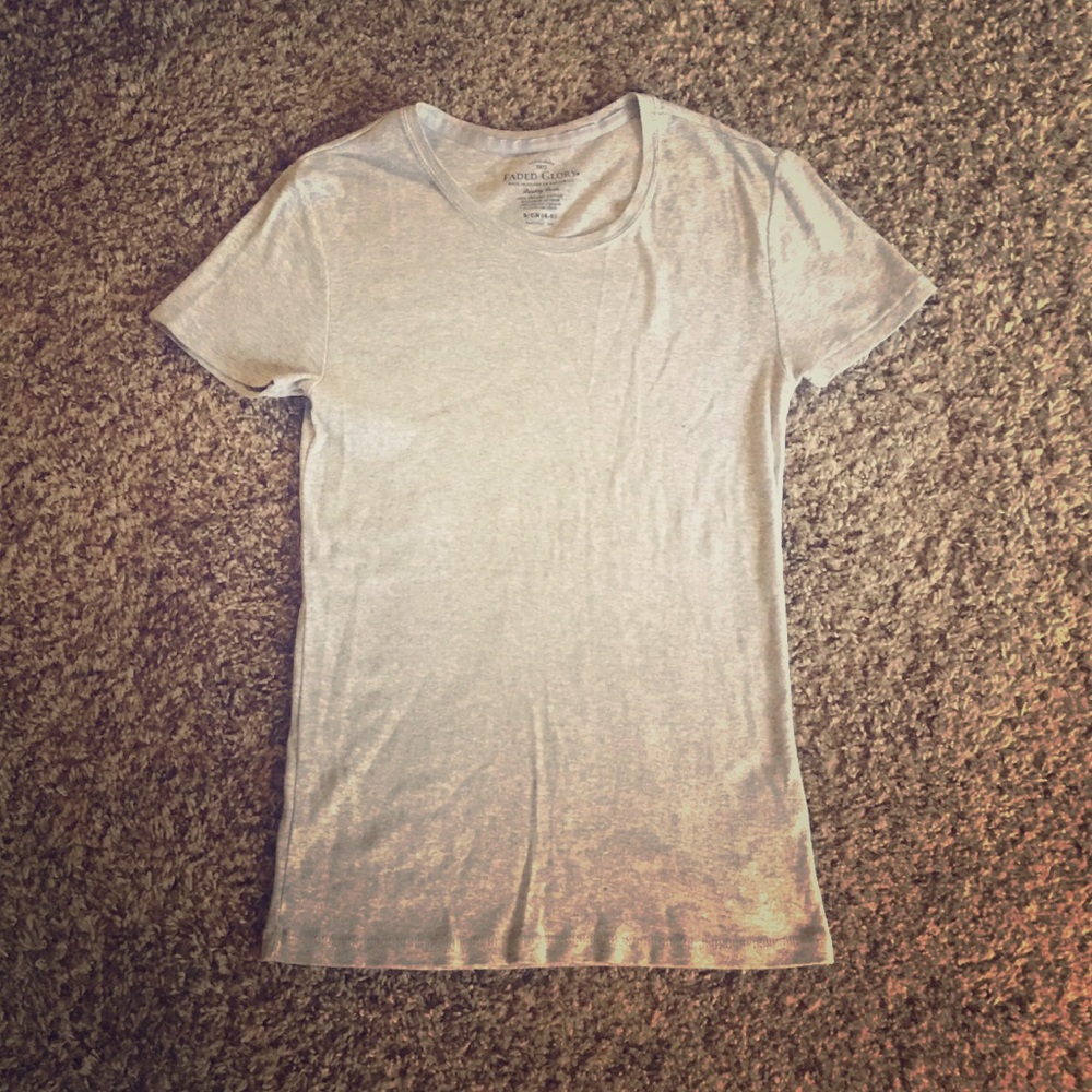 Women’s T-shirt.